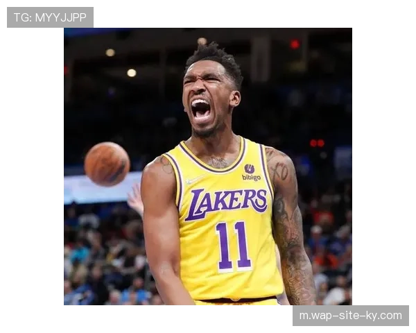 雄鹿与科马克瑞安签双向合同 场均20.4分42.1%三分命中率亮眼